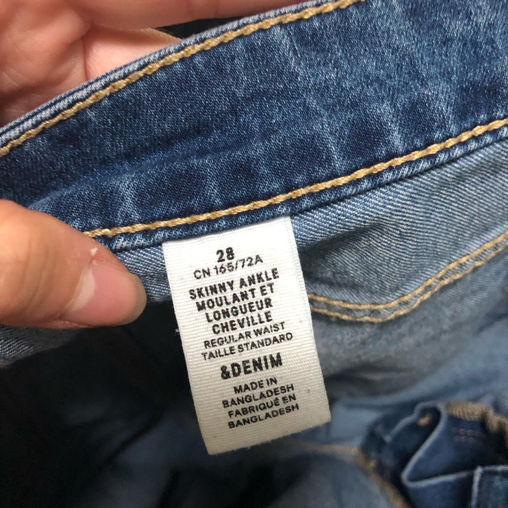 Blue skinny jeans